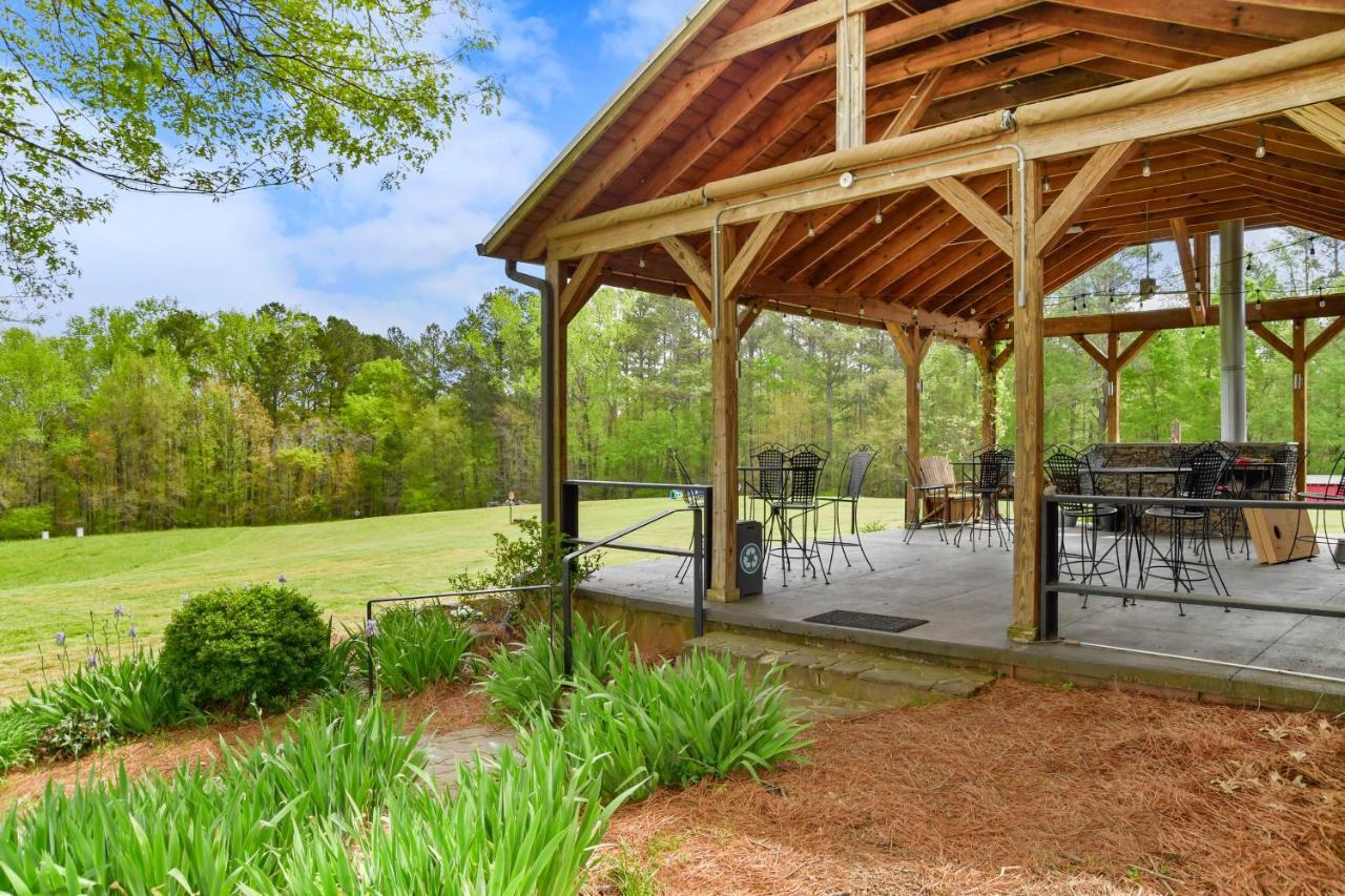 The Farmhouse Inn Buckhead Exterior photo