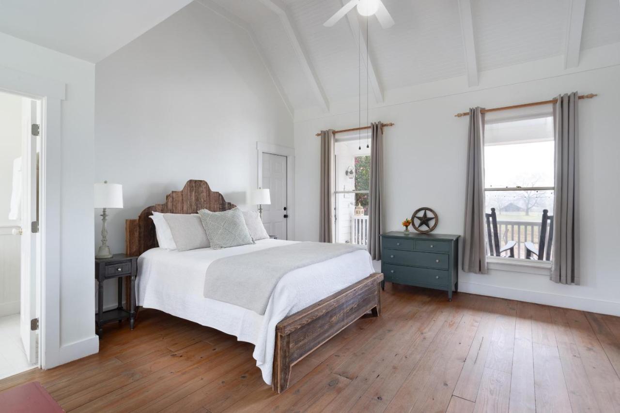 The Farmhouse Inn Buckhead Room photo