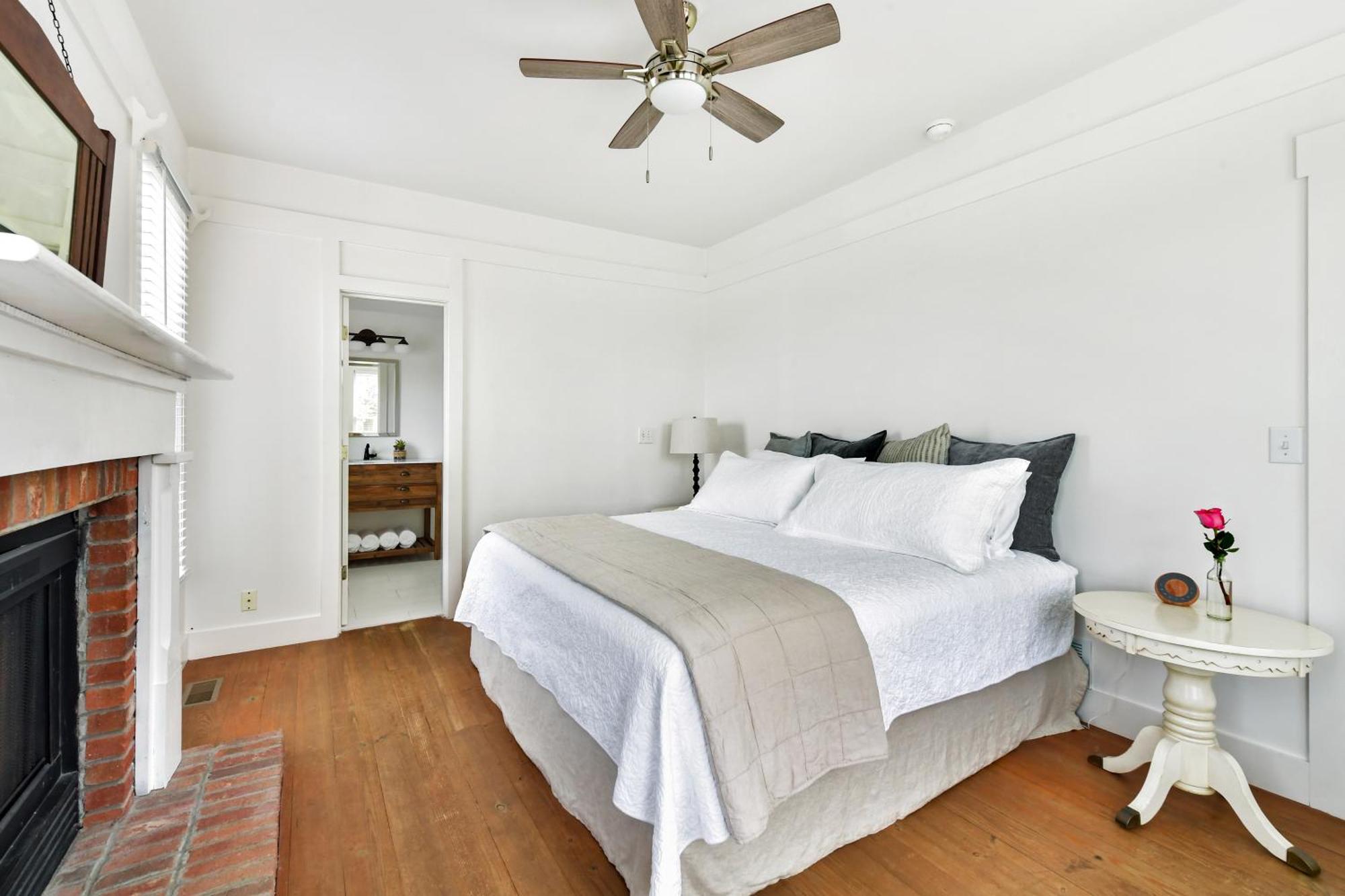 The Farmhouse Inn Buckhead Room photo