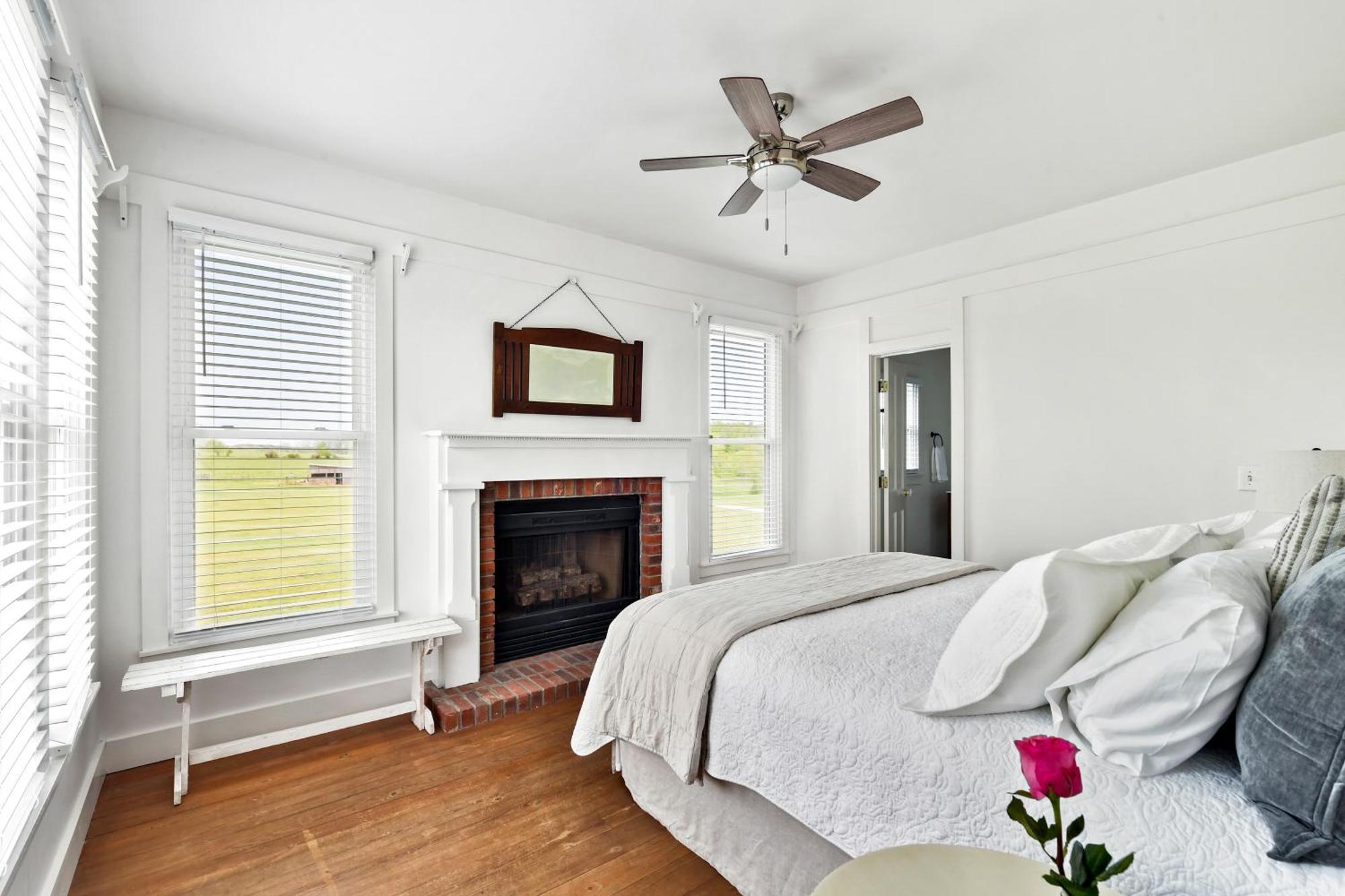 The Farmhouse Inn Buckhead Room photo