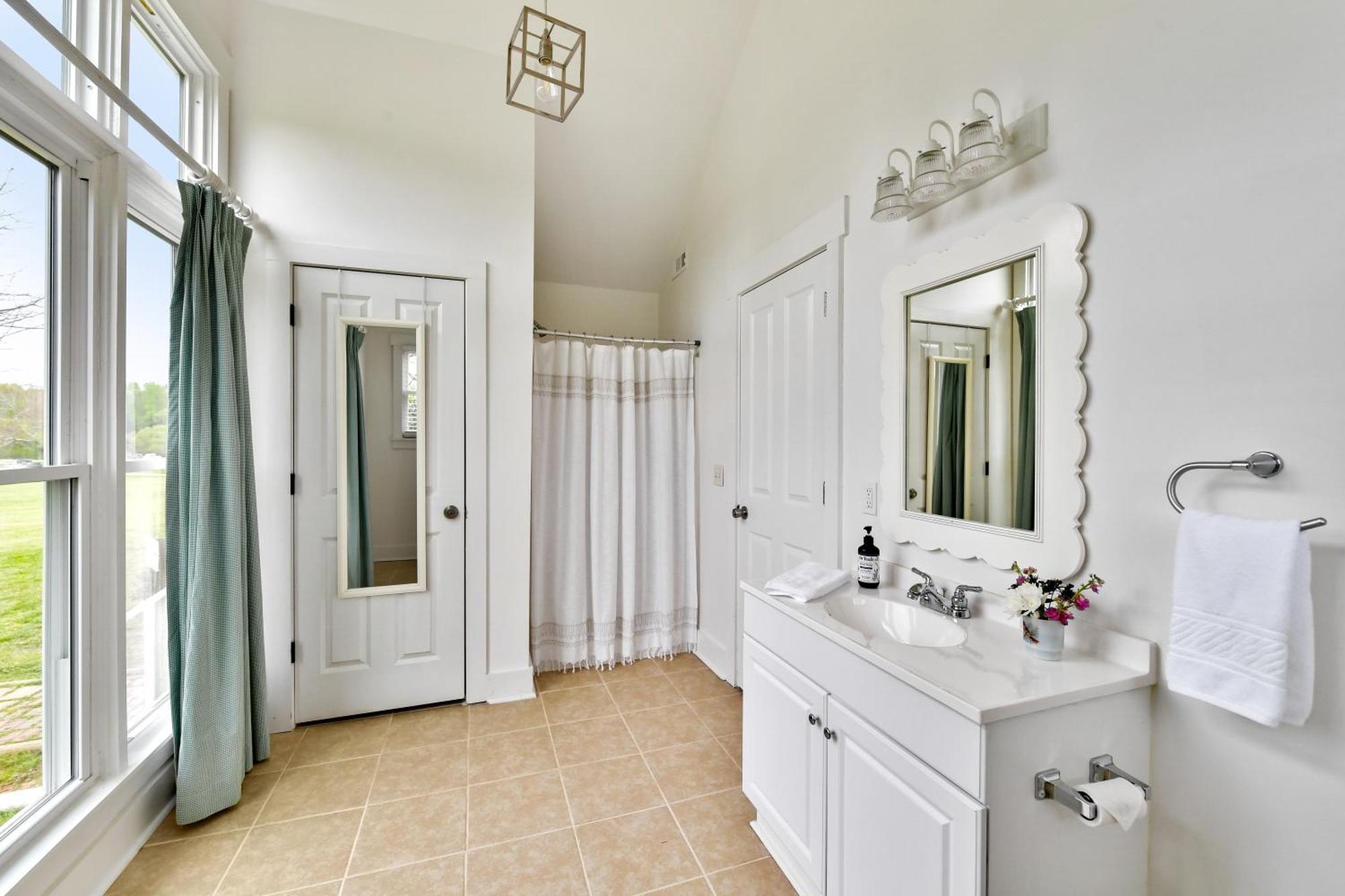 The Farmhouse Inn Buckhead Room photo